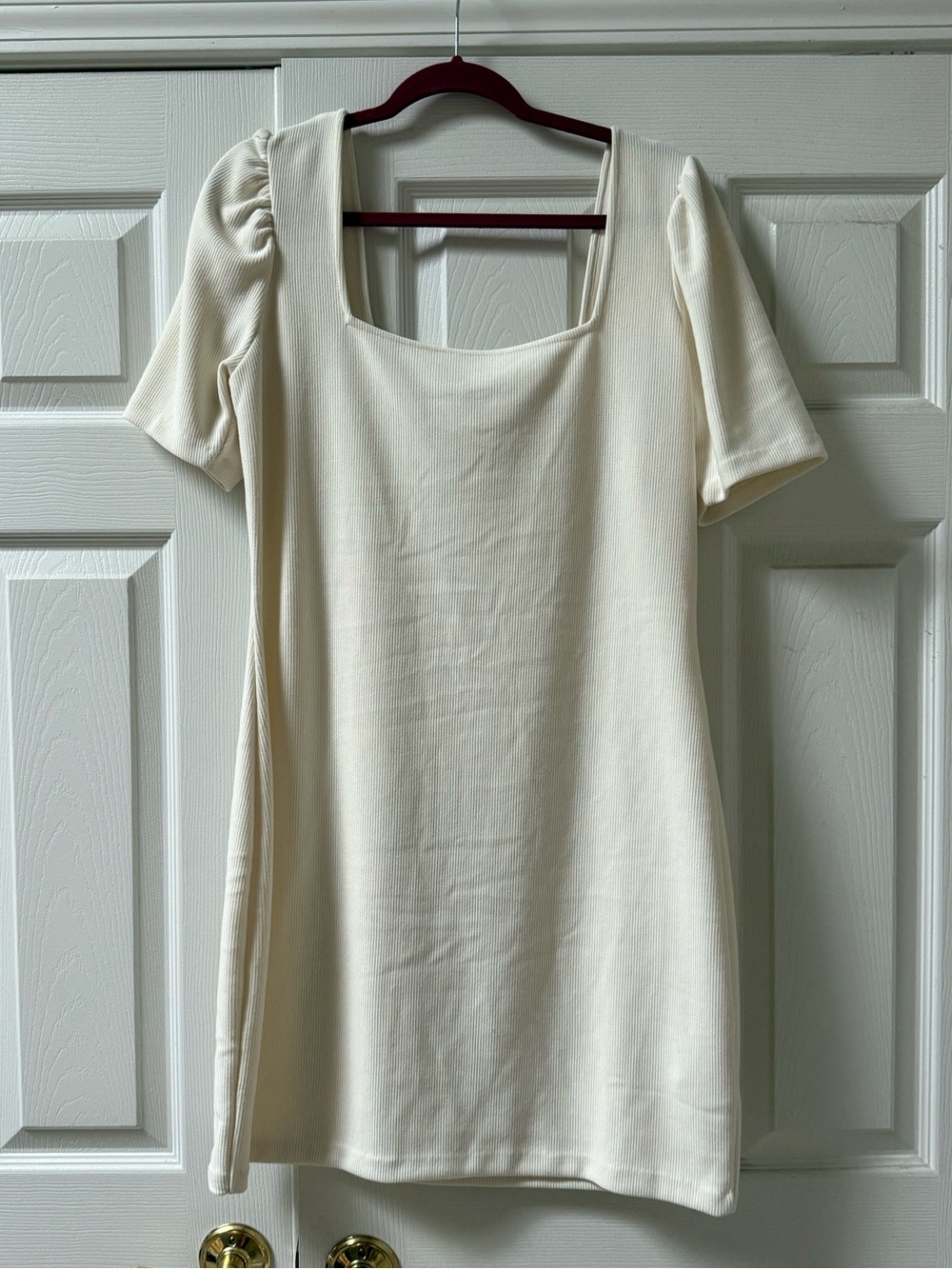Cream/white dress